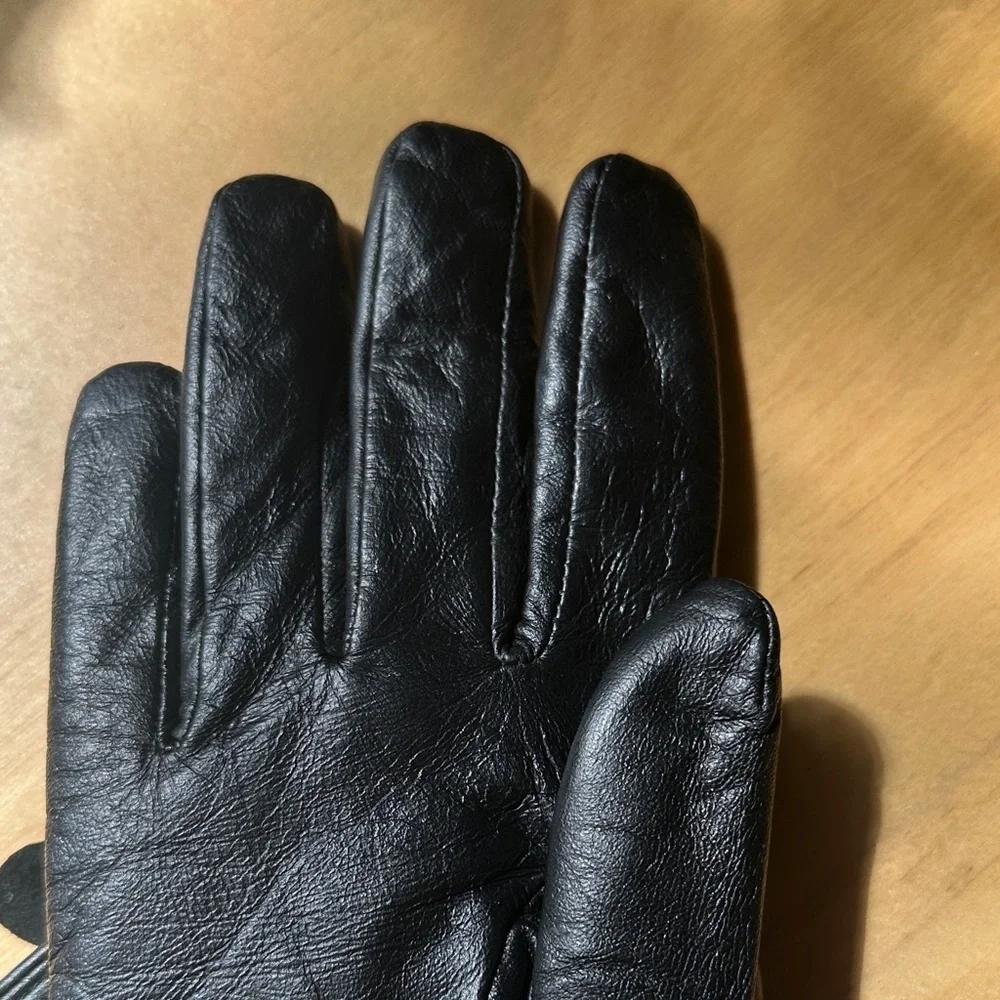MICHAEL Michael Kors Black Quilted Leather Gloves